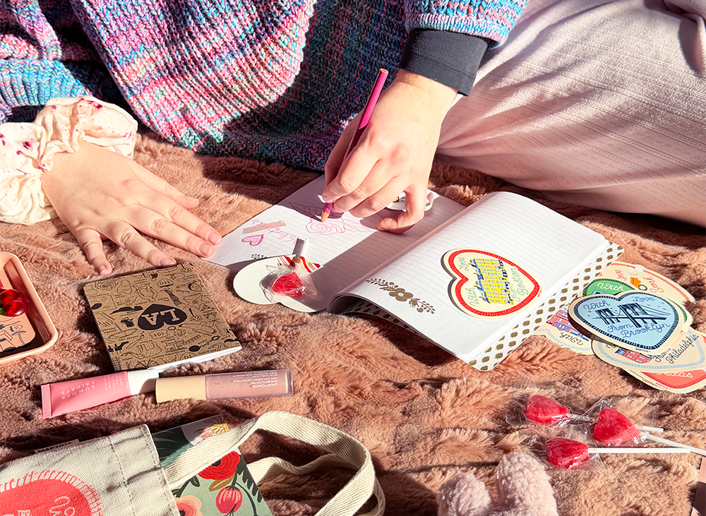 Valentine’s Day Gift Ideas – Romantic Gifts & Map-Themed Keepsakes